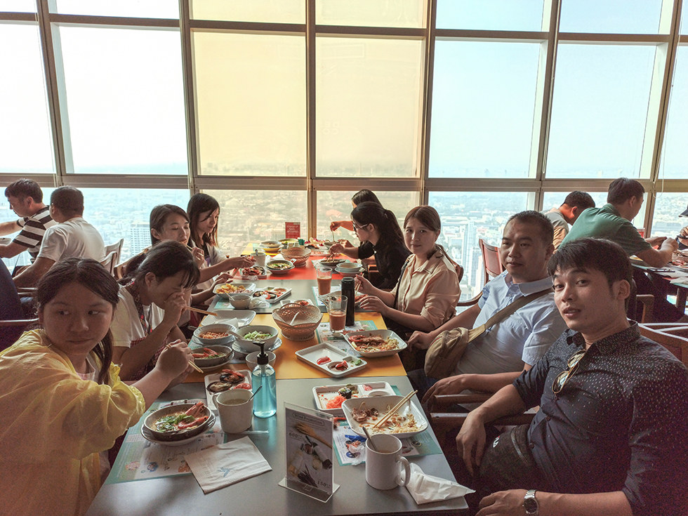 SKYLAB小伙伴76層海鮮自助餐.jpg SKYLAB小伙伴76層海鮮自助餐.jpg