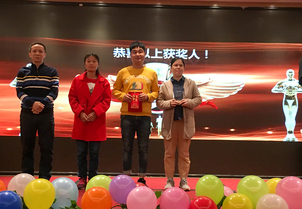 品質(zhì)部優(yōu)秀團(tuán)隊.JPG 品質(zhì)部優(yōu)秀團(tuán)隊.JPG