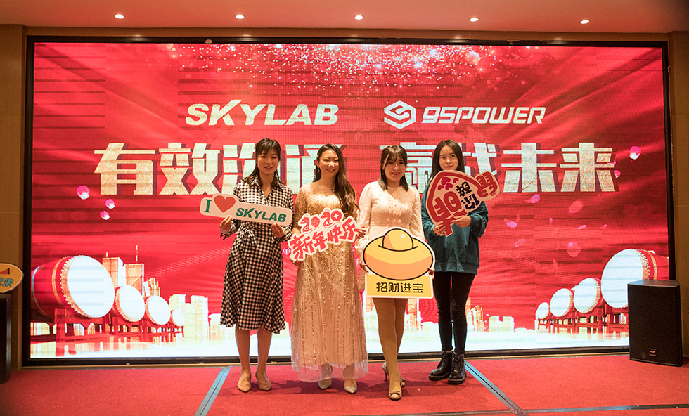 管理部漂亮的小姐姐 (2).jpg 管理部漂亮的小姐姐 (2).jpg