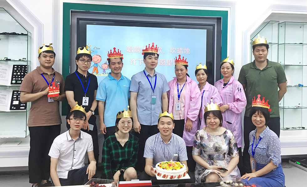 微能信息2020年第三季度生日會-努力奮斗的日子里,感恩有你 (3).jpg 微能信息2020年第三季度生日會-努力奮斗的日子里,感恩有你 (3).jpg