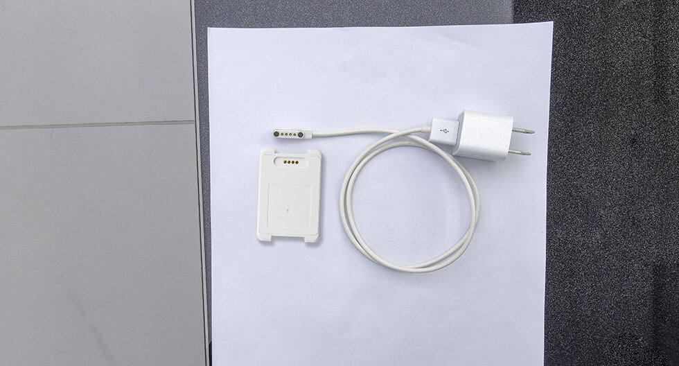 磁吸式充電線+安全帽藍牙定位標簽.jpg 磁吸式充電線+安全帽藍牙定位標簽.jpg